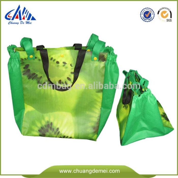 Market shopping bag or grocery bag